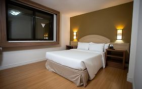 Master Porto Alegre Hotel - Av Carlos Gomes, Próximo ao Consulado Americano